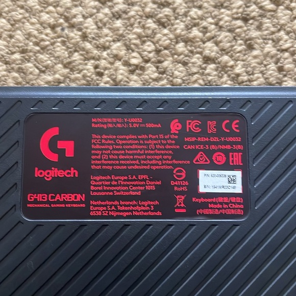 Logitech Full Size Keyboard with red and rgb lighting - Picture 4 of 4